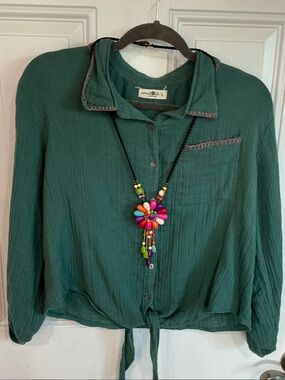 Size L teal color cotton gauze Natural Life button shirt with bottom tie  lovely